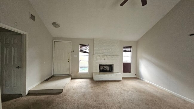 Building Photo - 8710 Parkway Forest Dr