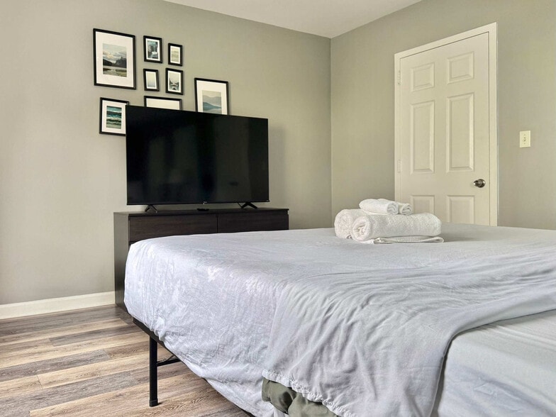 Building Photo - 215 Piedmont Ave NE