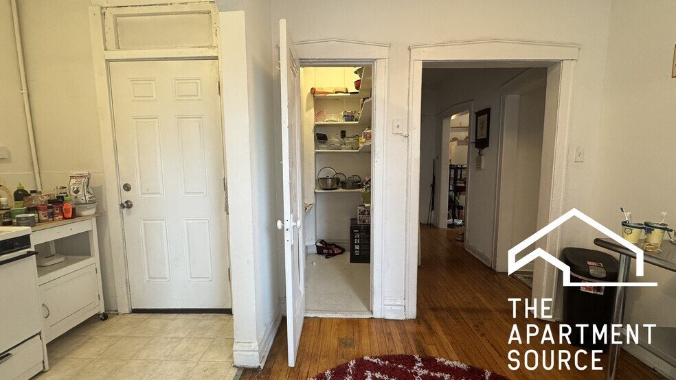 Building Photo - 2919 W McLean Ave