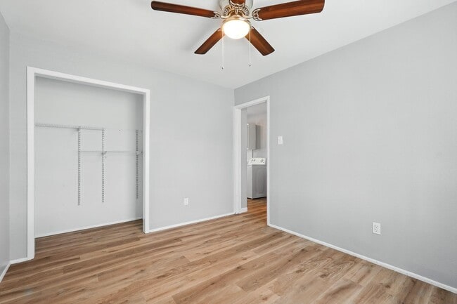 Building Photo - 5107 Durango Dr