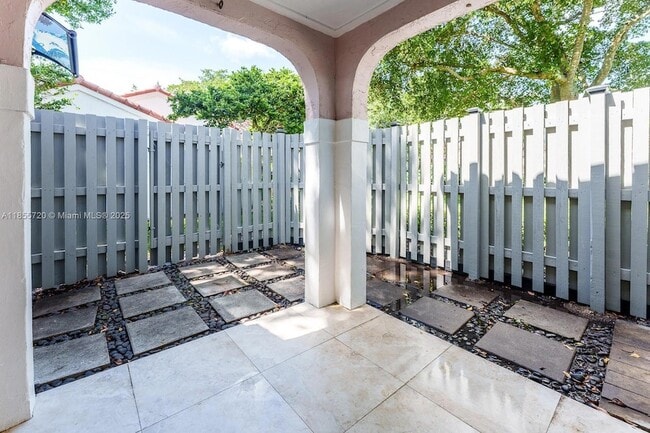 Building Photo - 1462 Springside Dr