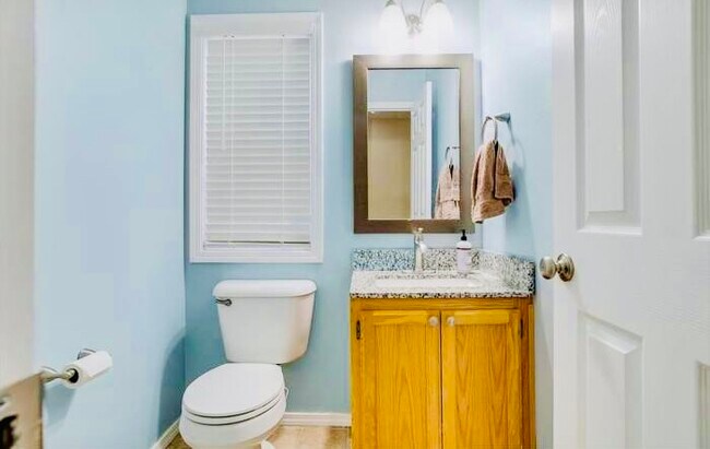 Building Photo - 6444 NW Starflower Dr