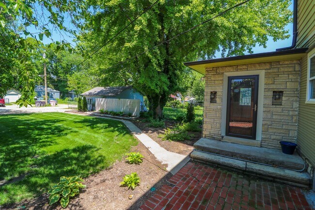 Building Photo - 826 Vattier Street
