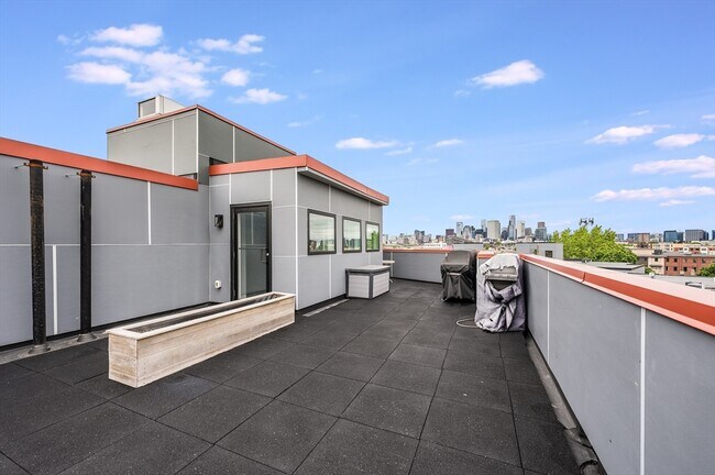 Building Photo - 510 Dorchester Ave