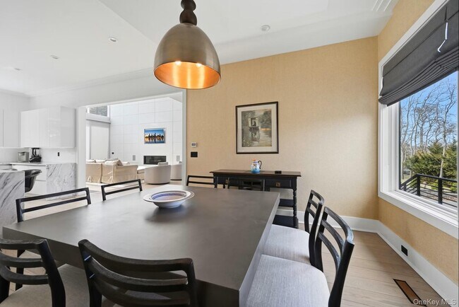 Building Photo - 43 Smugglers Path