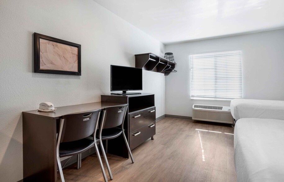 Building Photo - Furnished Studio-Beaumont