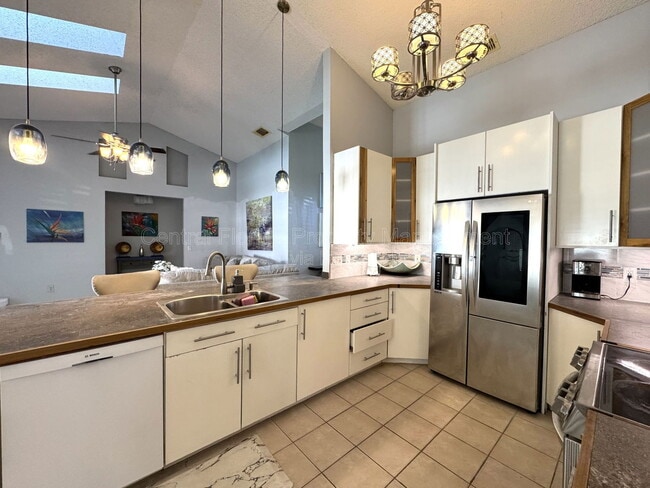 Building Photo - 4955 Southfork Ranch Dr