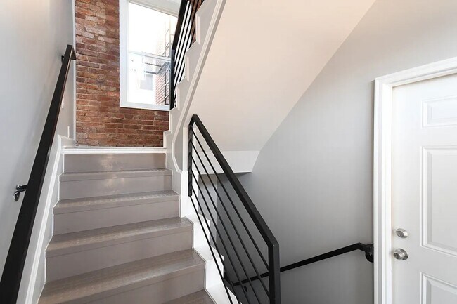 Building Photo - 1800 5th St NW