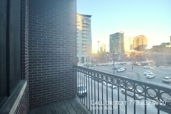 Building Photo - Fulton Market Condo-Quality 3 bedroom 2 ba...