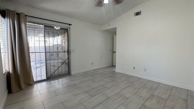 Building Photo - Charming 2 Bedroom 2 Bath home in Perris!