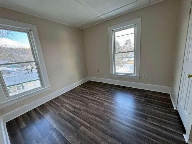 Building Photo - 18 Middle St