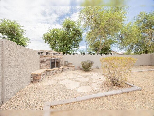 Building Photo - 7111 S 21st Dr