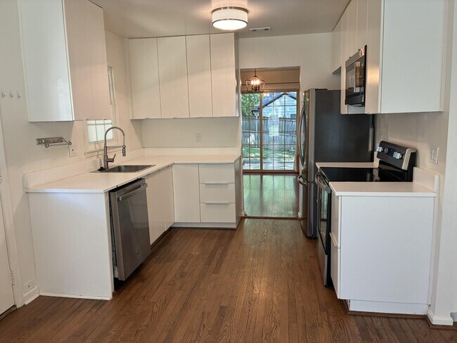 Building Photo - 4834 King Solomon Dr