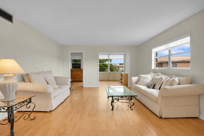 Building Photo - 1605 Abaco Dr
