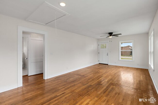 Building Photo - 4804 Pasadena Ave