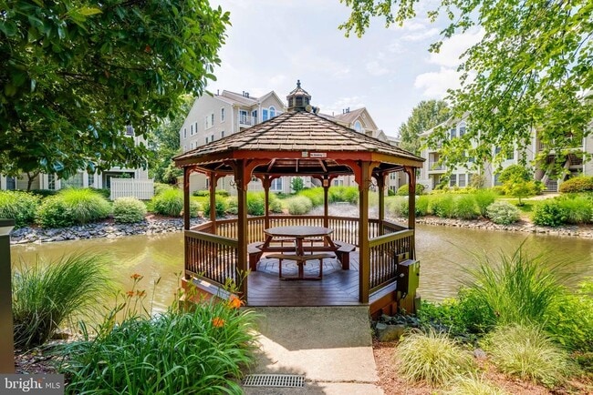 Building Photo - 12209 Fairfield House Dr