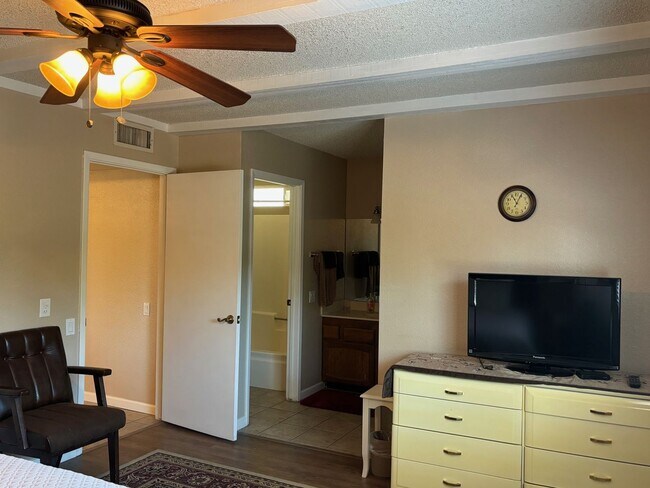 Building Photo - Perfect Vacation Home in a  45+ Active Adult Community! Available May 2026 through March 2027!