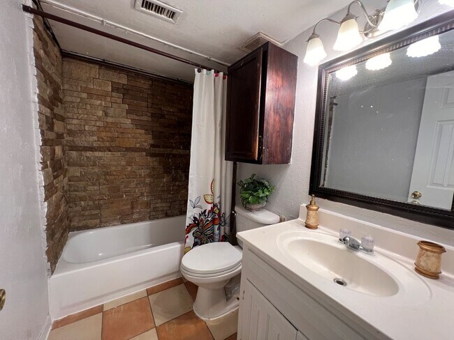Building Photo - 324 Arborview Dr