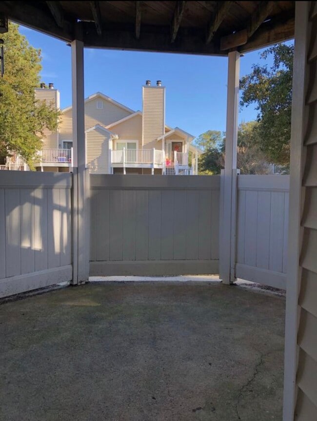 Building Photo - 2548 Cove Point Pl