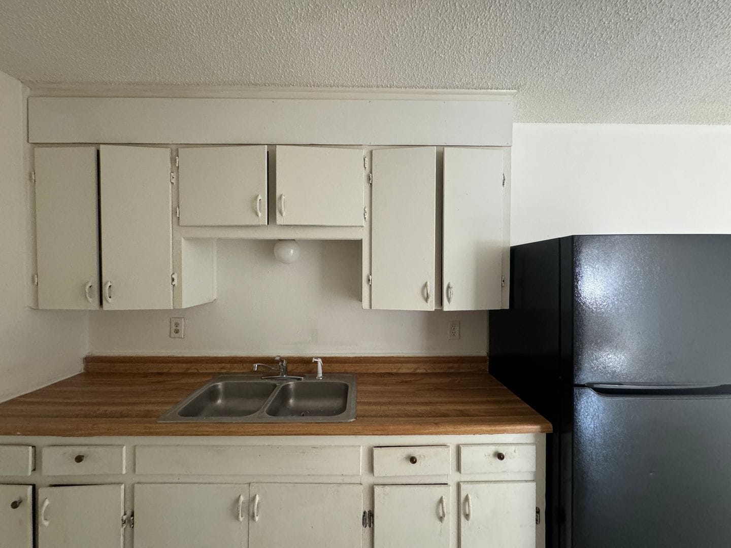 Building Photo - 503 Sunset Ln