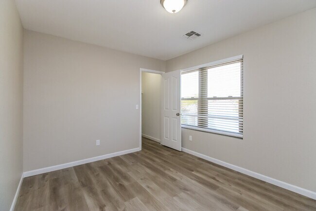 Building Photo - 3453 S Chaparral Rd