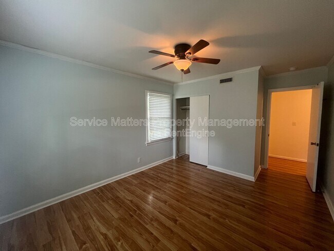 Building Photo - 1401 E 34th St