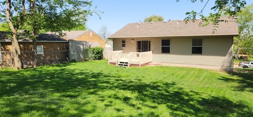 Building Photo - 5804 Snyder Ave