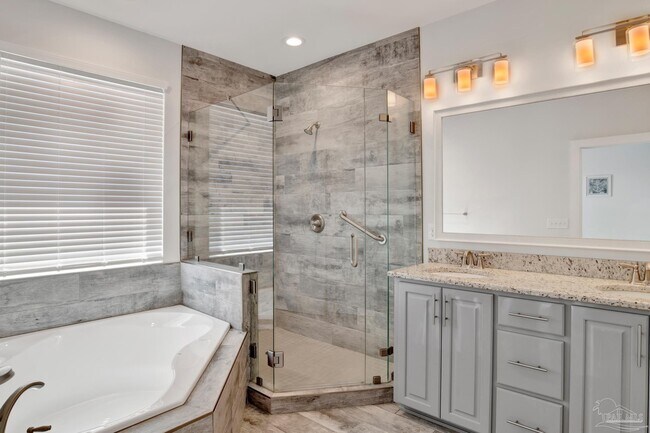 Building Photo - 16262 Tarpon Dr