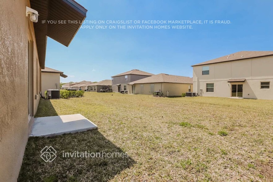 Building Photo - 1545 Blue Rose Dr