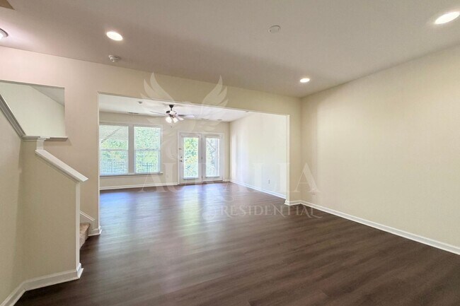 Building Photo - 2135 Junewood Ln
