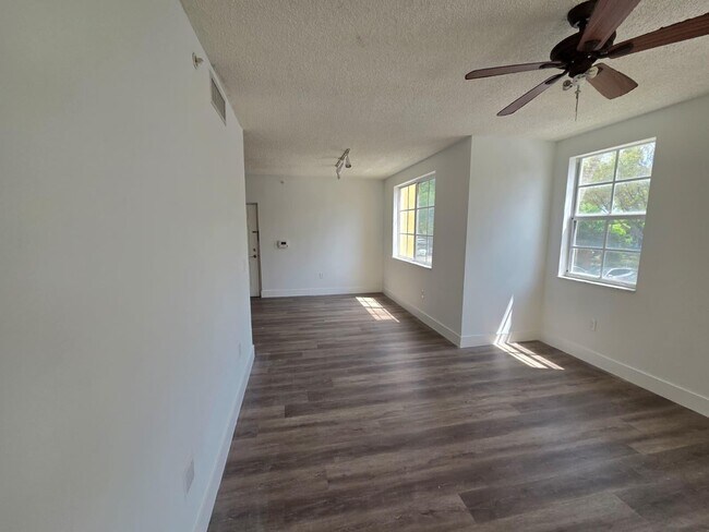 Building Photo - 2360 E Preserve Way