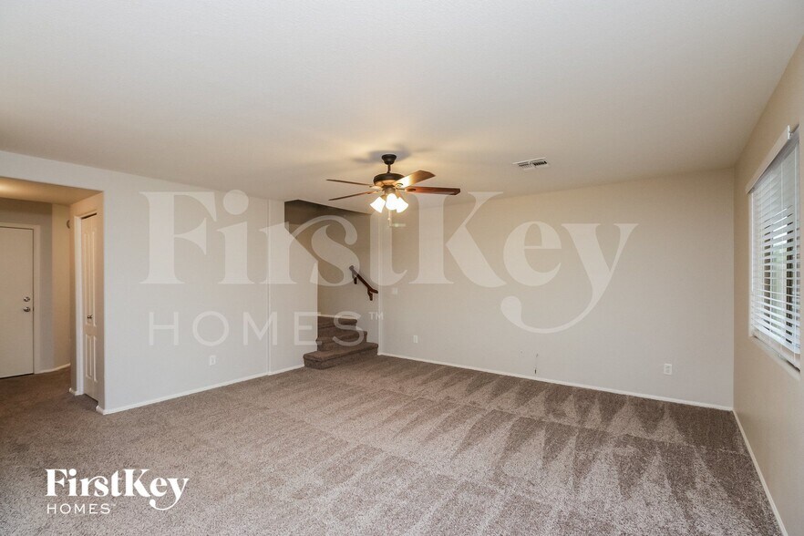 Building Photo - 284 W Jersey Way