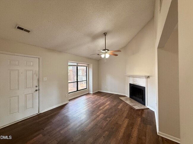 Building Photo - 4822 Hollenden Dr