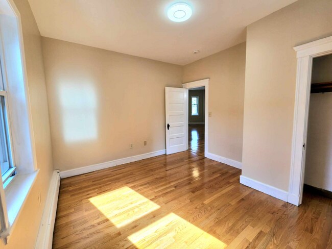 Building Photo - 5 Gleason St