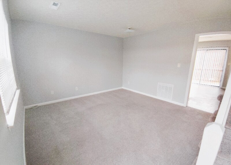 Building Photo - 9 Fonda Dr