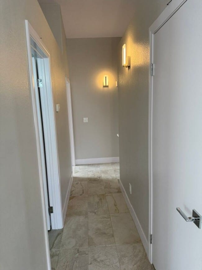 Building Photo - STUNNING 3BD/2BA SINGLE STORY BEAUTY IN THE HEART OF THE SOUTHWEST!!  **GORGEOUSLY REMODELED!! **...