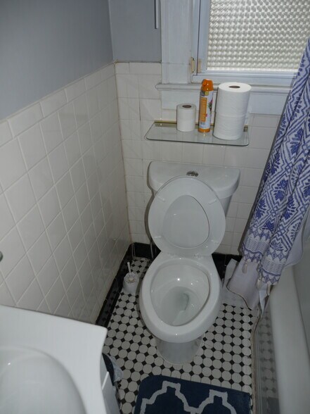 Restroom and bathroom - 1065 Atlantic Dr NW