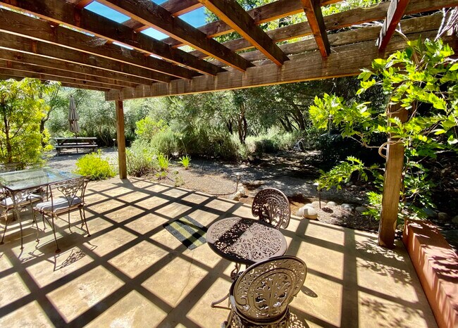 Building Photo - 3594 Silverado Trail N