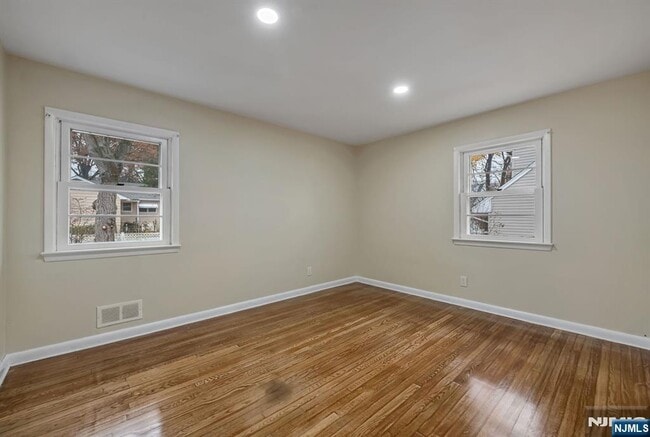 Building Photo - 164 Jeffer Ct