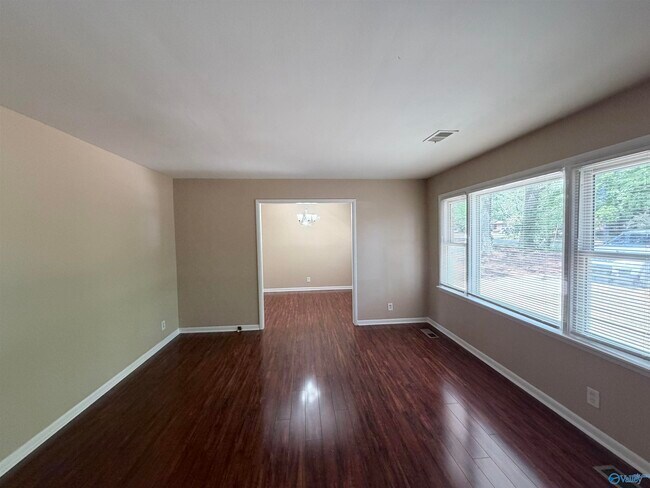 Building Photo - 2205 Glen Iris Rd NW