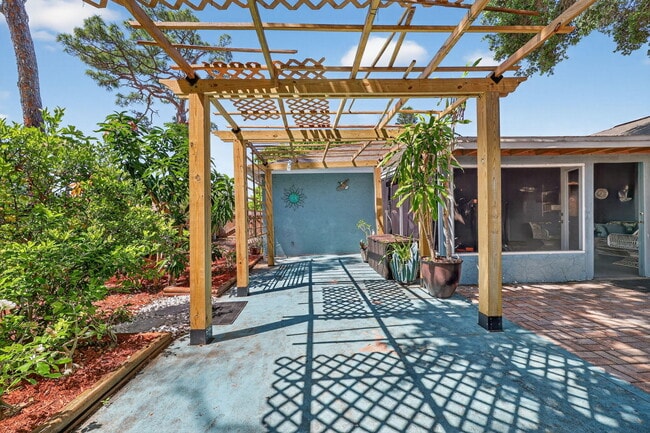 Building Photo - 6180 30th Ct S