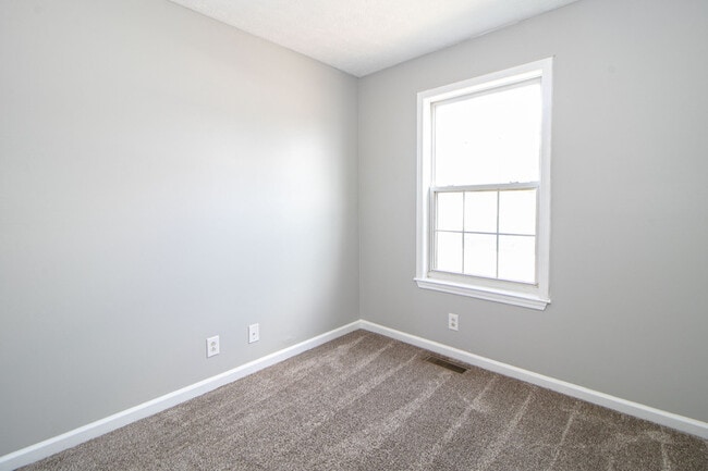 Building Photo - 107 Sidney Ct