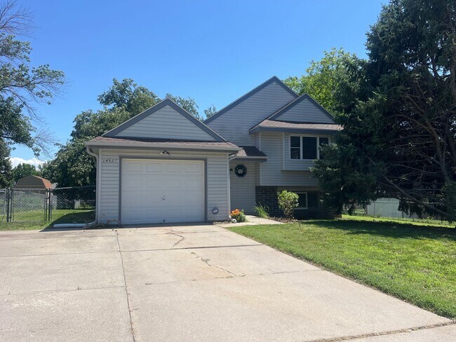 Building Photo - Great home in Millard