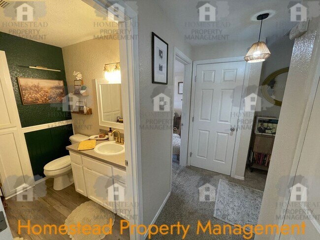 Building Photo - OUTSTANDING SOUTH SALEM LOCATION! HOME WITH A VIEW!