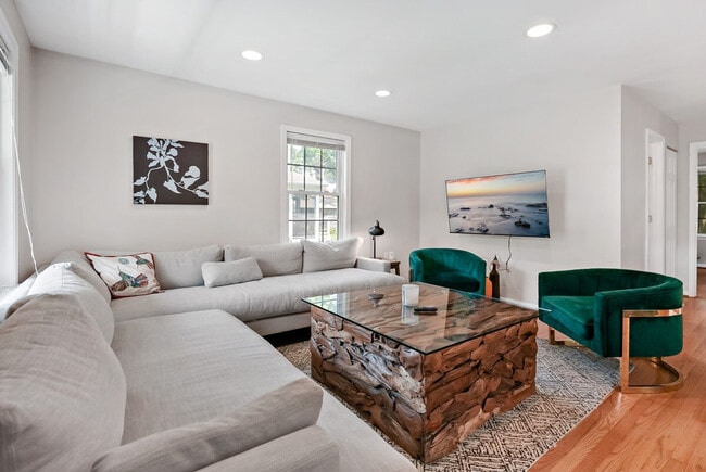 Building Photo - 2021 Washington Blvd