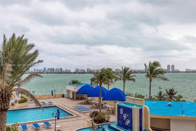 Building Photo - 7601 E Treasure Dr