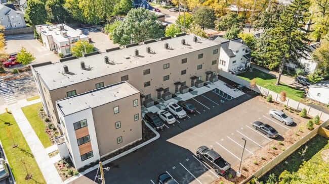 Building Photo - 901 Fulton St W