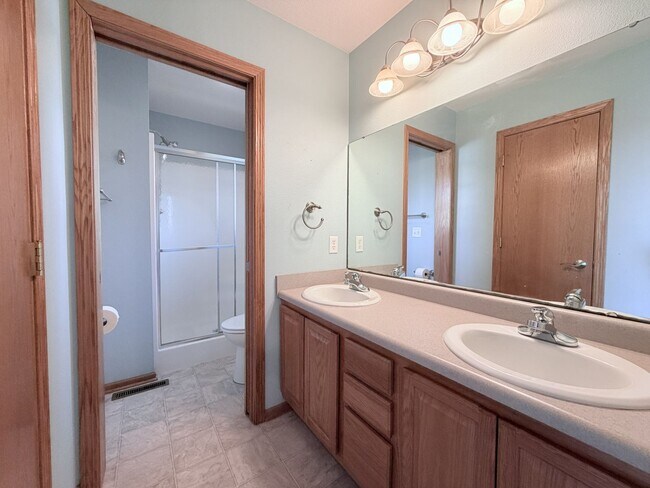 Building Photo - 2374 Kristian St