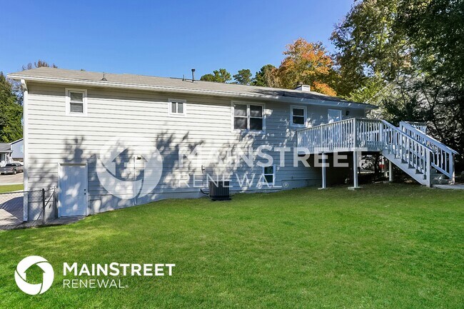 Building Photo - 2911 Lithia Pl