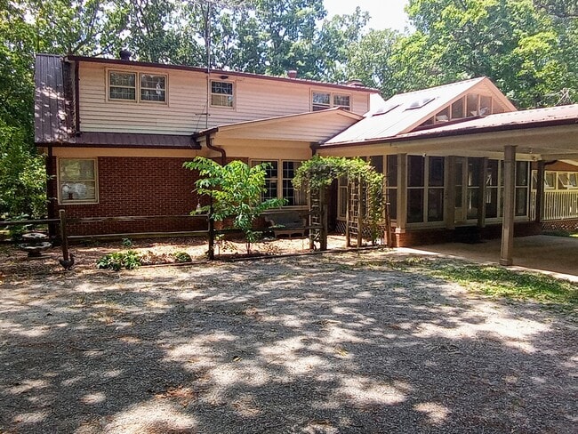 Building Photo - 416 Old Williams Rd